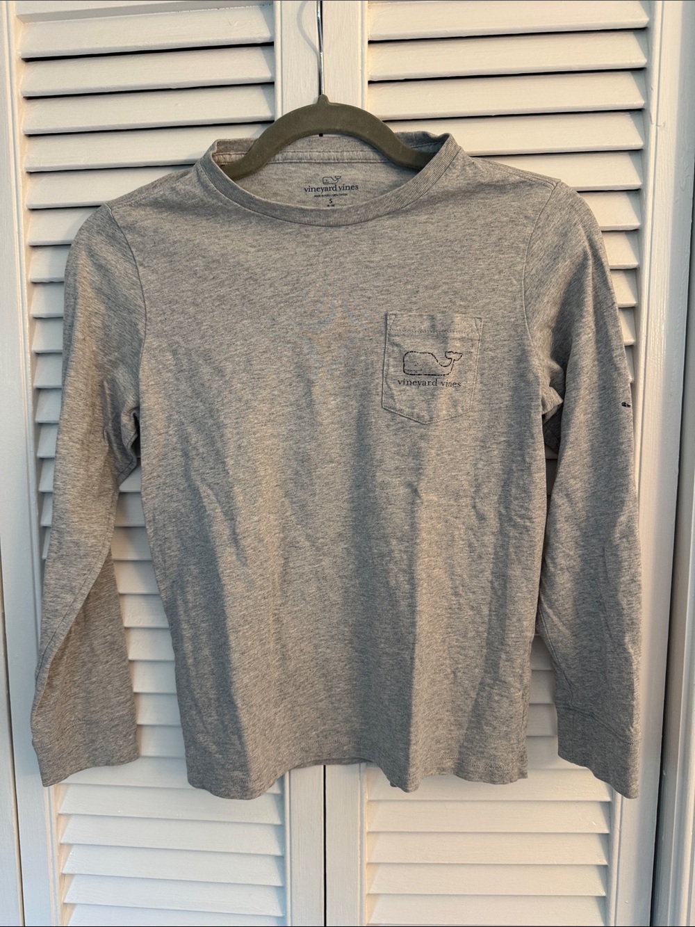 Vineyard Vines Boy’s Light Heather Gray Long-Sleeve Pocket Tee